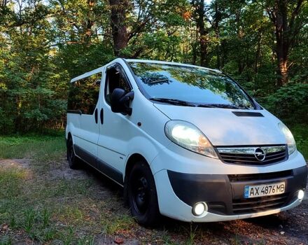 Белый Опель Виваро, объемом двигателя 2 л и пробегом 225 тыс. км за 14400 $, фото 1 на Automoto.ua