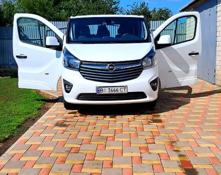 Белый Опель Виваро, объемом двигателя 1.6 л и пробегом 172 тыс. км за 15000 $, фото 2 на Automoto.ua