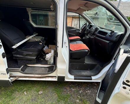 Белый Опель Виваро, объемом двигателя 1.6 л и пробегом 217 тыс. км за 11000 $, фото 5 на Automoto.ua