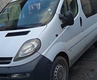 Белый Опель Виваро, объемом двигателя 1.87 л и пробегом 300 тыс. км за 5600 $, фото 1 на Automoto.ua