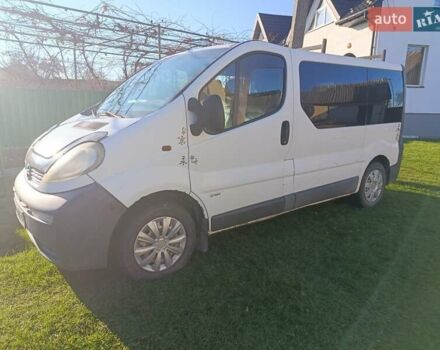 Белый Опель Виваро, объемом двигателя 1.9 л и пробегом 323 тыс. км за 5500 $, фото 1 на Automoto.ua