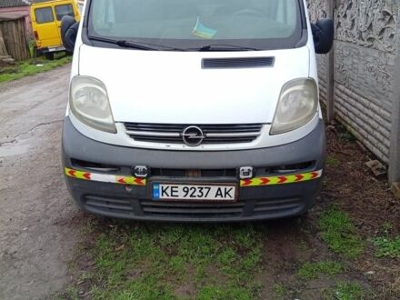 Белый Опель Виваро, объемом двигателя 1.9 л и пробегом 500 тыс. км за 3700 $, фото 1 на Automoto.ua