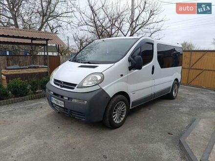 Белый Опель Виваро, объемом двигателя 1.87 л и пробегом 235 тыс. км за 6000 $, фото 1 на Automoto.ua