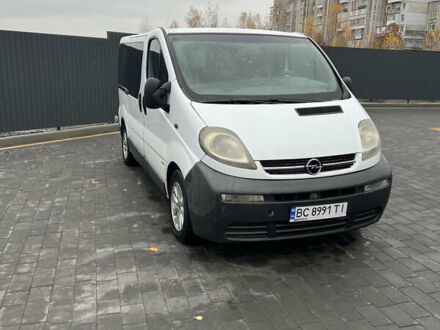 Білий Опель Віваро, об'ємом двигуна 1.9 л та пробігом 390 тис. км за 5850 $, фото 1 на Automoto.ua