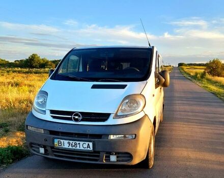 Белый Опель Виваро, объемом двигателя 1.9 л и пробегом 380 тыс. км за 5000 $, фото 1 на Automoto.ua