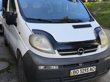 Белый Опель Виваро, объемом двигателя 1.9 л и пробегом 449 тыс. км за 5500 $, фото 1 на Automoto.ua