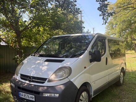Білий Опель Віваро, об'ємом двигуна 1.9 л та пробігом 300 тис. км за 6000 $, фото 1 на Automoto.ua