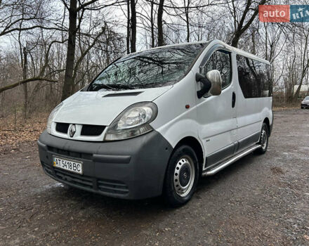 Белый Опель Виваро, объемом двигателя 1.9 л и пробегом 380 тыс. км за 4699 $, фото 1 на Automoto.ua