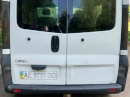 Білий Опель Віваро, об'ємом двигуна 1.9 л та пробігом 698 тис. км за 3500 $, фото 1 на Automoto.ua