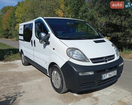 Белый Опель Виваро, объемом двигателя 1.9 л и пробегом 376 тыс. км за 5500 $, фото 1 на Automoto.ua