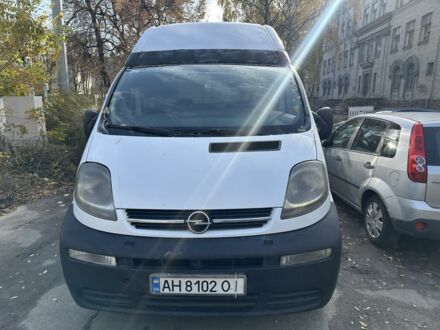 Белый Опель Виваро, объемом двигателя 1.9 л и пробегом 450 тыс. км за 4400 $, фото 1 на Automoto.ua