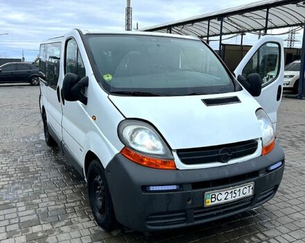 Белый Опель Виваро, объемом двигателя 1.9 л и пробегом 260 тыс. км за 5600 $, фото 1 на Automoto.ua