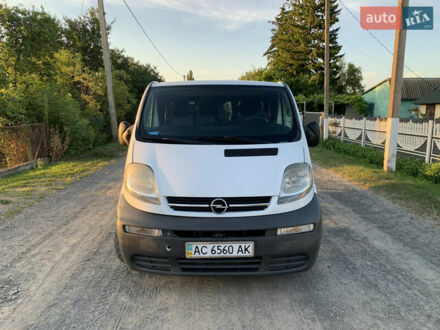 Белый Опель Виваро, объемом двигателя 1.87 л и пробегом 430 тыс. км за 5850 $, фото 1 на Automoto.ua