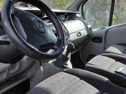 Белый Опель Виваро, объемом двигателя 1.9 л и пробегом 323 тыс. км за 6800 $, фото 1 на Automoto.ua