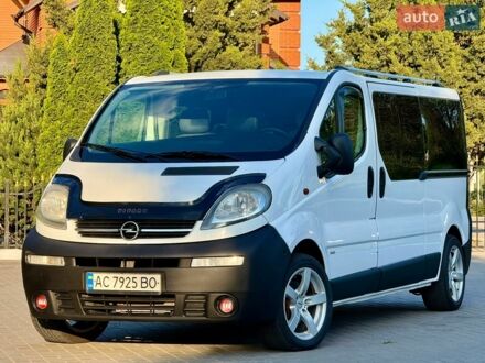 Білий Опель Віваро, об'ємом двигуна 1.87 л та пробігом 394 тис. км за 9500 $, фото 1 на Automoto.ua