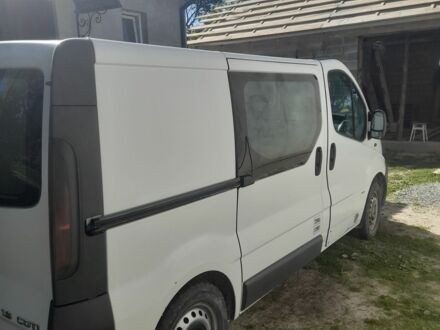 Белый Опель Виваро, объемом двигателя 2 л и пробегом 365 тыс. км за 5200 $, фото 1 на Automoto.ua