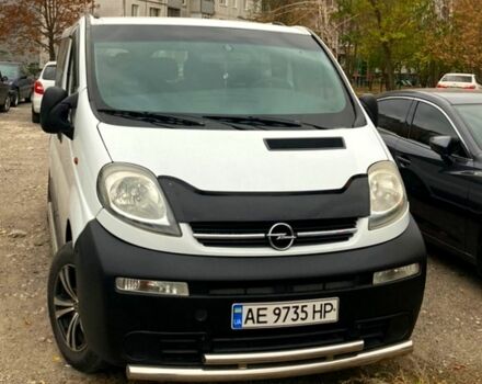 Белый Опель Виваро, объемом двигателя 2.5 л и пробегом 316 тыс. км за 8300 $, фото 1 на Automoto.ua