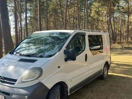 Белый Опель Виваро, объемом двигателя 1.9 л и пробегом 499 тыс. км за 6500 $, фото 1 на Automoto.ua