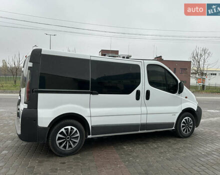 Белый Опель Виваро, объемом двигателя 1.9 л и пробегом 230 тыс. км за 7200 $, фото 1 на Automoto.ua