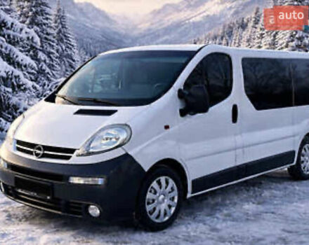 Белый Опель Виваро, объемом двигателя 2.5 л и пробегом 284 тыс. км за 7900 $, фото 1 на Automoto.ua