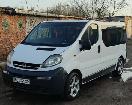 Белый Опель Виваро, объемом двигателя 1.9 л и пробегом 290 тыс. км за 6400 $, фото 1 на Automoto.ua