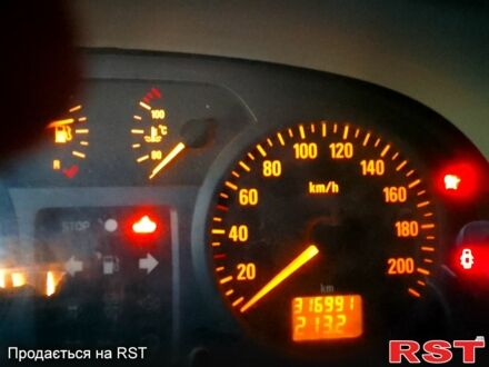 Опель Виваро 2004 в Первомайск на Automoto.ua Белый Опель Виваро, объемом двигателя 19 л и пробегом 316 тыс. км за 7300 $, фото 1 на Automoto.ua