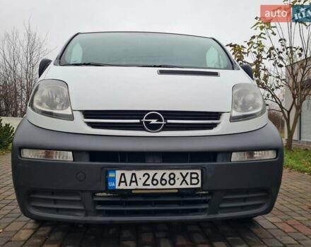 Белый Опель Виваро, объемом двигателя 1.9 л и пробегом 402 тыс. км за 7100 $, фото 1 на Automoto.ua