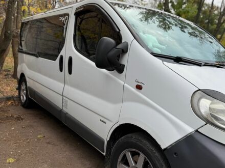 Белый Опель Виваро, объемом двигателя 1.9 л и пробегом 200 тыс. км за 7700 $, фото 1 на Automoto.ua