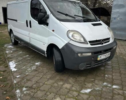 Белый Опель Виваро, объемом двигателя 2.5 л и пробегом 300 тыс. км за 5500 $, фото 1 на Automoto.ua
