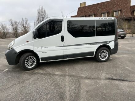 Белый Опель Виваро, объемом двигателя 1.9 л и пробегом 300 тыс. км за 7300 $, фото 1 на Automoto.ua