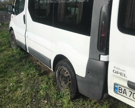 Белый Опель Виваро, объемом двигателя 1.9 л и пробегом 350 тыс. км за 3000 $, фото 1 на Automoto.ua