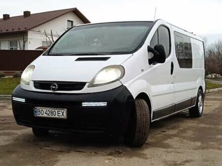 Белый Опель Виваро, объемом двигателя 1.9 л и пробегом 450 тыс. км за 7200 $, фото 1 на Automoto.ua