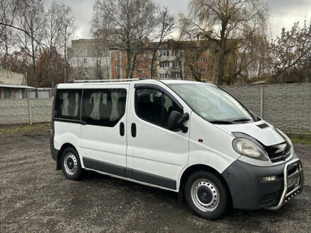 Білий Опель Віваро, об'ємом двигуна 1.87 л та пробігом 252 тис. км за 6500 $, фото 1 на Automoto.ua