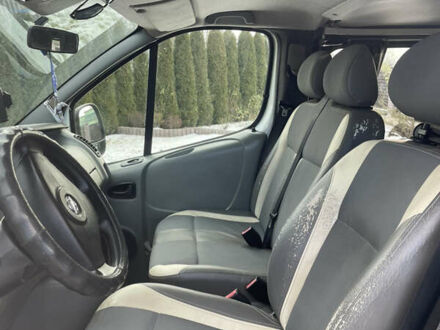 Белый Опель Виваро, объемом двигателя 1.87 л и пробегом 280 тыс. км за 7500 $, фото 1 на Automoto.ua