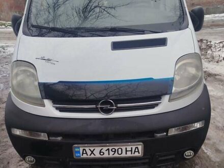 Белый Опель Виваро, объемом двигателя 1.9 л и пробегом 300 тыс. км за 7300 $, фото 1 на Automoto.ua