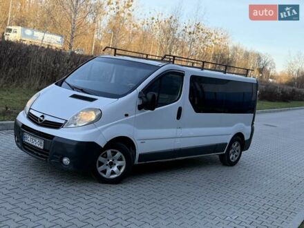 Белый Опель Виваро, объемом двигателя 2 л и пробегом 410 тыс. км за 6200 $, фото 1 на Automoto.ua