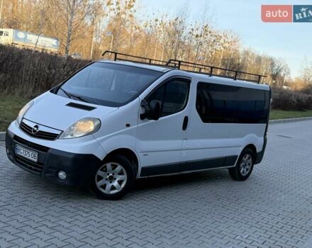 Белый Опель Виваро, объемом двигателя 2 л и пробегом 410 тыс. км за 6200 $, фото 1 на Automoto.ua