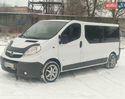 Белый Опель Виваро, объемом двигателя 2 л и пробегом 255 тыс. км за 9350 $, фото 1 на Automoto.ua