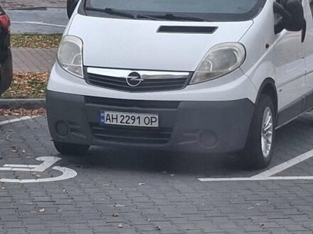 Білий Опель Віваро, об'ємом двигуна 2 л та пробігом 302 тис. км за 8500 $, фото 1 на Automoto.ua