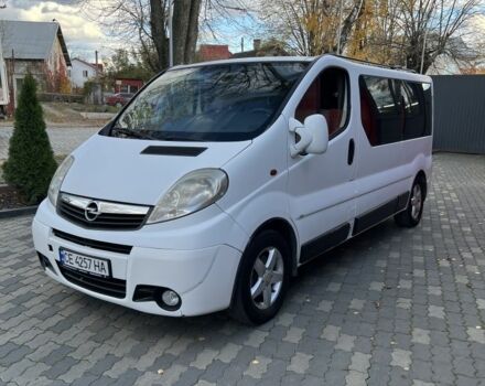 Белый Опель Виваро, объемом двигателя 2.5 л и пробегом 585 тыс. км за 8300 $, фото 1 на Automoto.ua