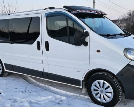 Белый Опель Виваро, объемом двигателя 2 л и пробегом 260 тыс. км за 8300 $, фото 1 на Automoto.ua