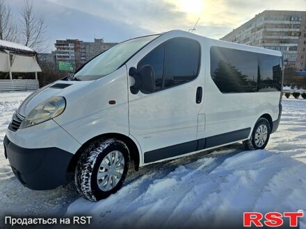 Белый Опель Виваро, объемом двигателя 2 л и пробегом 297 тыс. км за 8500 $, фото 1 на Automoto.ua