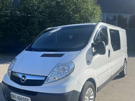 Білий Опель Віваро, об'ємом двигуна 2 л та пробігом 265 тис. км за 8500 $, фото 1 на Automoto.ua