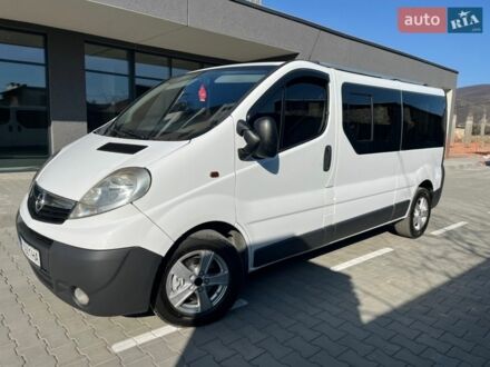 Белый Опель Виваро, объемом двигателя 2 л и пробегом 411 тыс. км за 8300 $, фото 1 на Automoto.ua