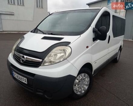 Белый Опель Виваро, объемом двигателя 2 л и пробегом 398 тыс. км за 7200 $, фото 1 на Automoto.ua