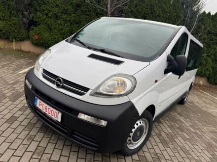 Белый Опель Виваро, объемом двигателя 1.9 л и пробегом 280 тыс. км за 6600 $, фото 1 на Automoto.ua