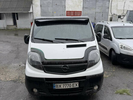 Білий Опель Віваро, об'ємом двигуна 2 л та пробігом 250 тис. км за 9500 $, фото 1 на Automoto.ua