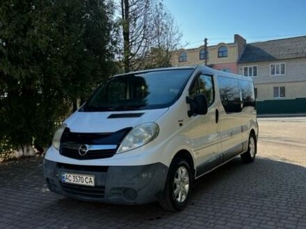Білий Опель Віваро, об'ємом двигуна 2 л та пробігом 250 тис. км за 7950 $, фото 1 на Automoto.ua