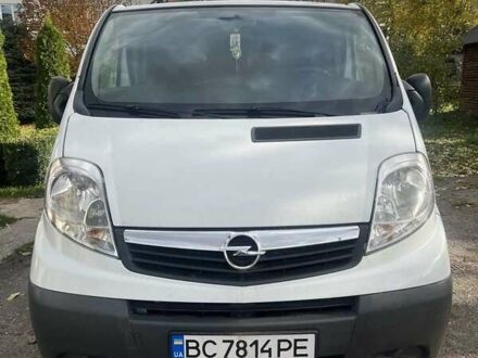Белый Опель Виваро, объемом двигателя 2 л и пробегом 266 тыс. км за 9500 $, фото 1 на Automoto.ua