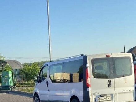 Білий Опель Віваро, об'ємом двигуна 2 л та пробігом 590 тис. км за 7900 $, фото 1 на Automoto.ua